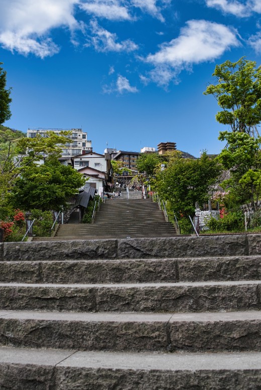 空へと続く階段