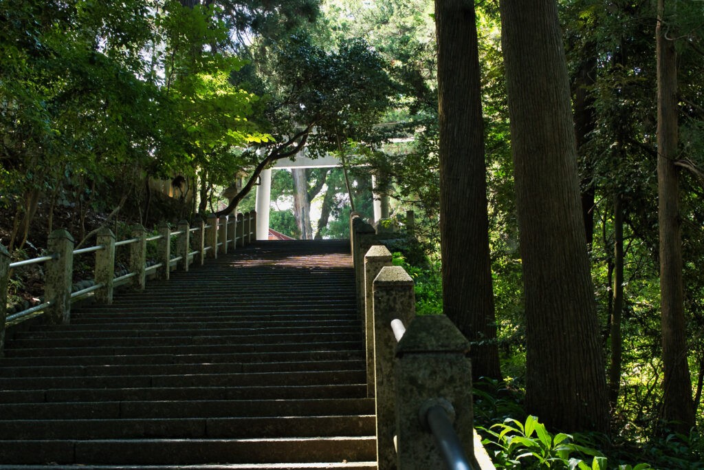 あと少し、鳥居まで頑張ろう